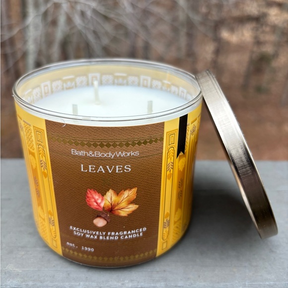 Bath & Body Works 3 Wick Candle Leaves - Picture 1 of 2